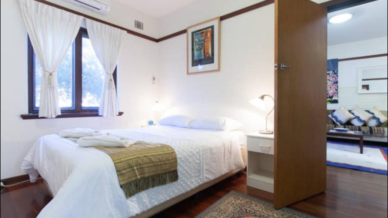 B4 Crawley 1 Brm & Sleepout Near Uwa Apartment *